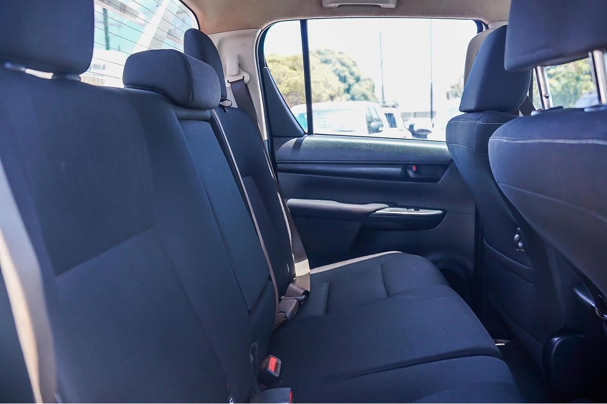 2020 Toyota Hilux SR GUN126R 4X4