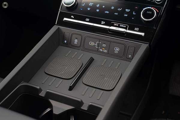 2024 Hyundai Santa Fe Hybrid Calligraphy MX5.V1