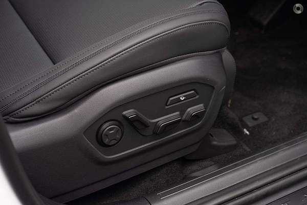 2024 Hyundai Santa Fe Hybrid Calligraphy MX5.V1