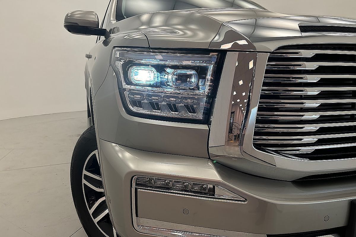 2024 GWM Tank 300 Lux Hybrid P01