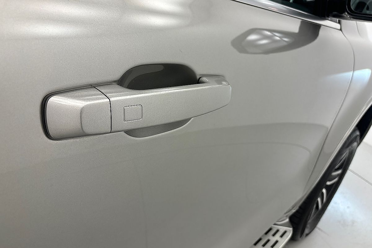 2024 GWM Tank 300 Lux Hybrid P01