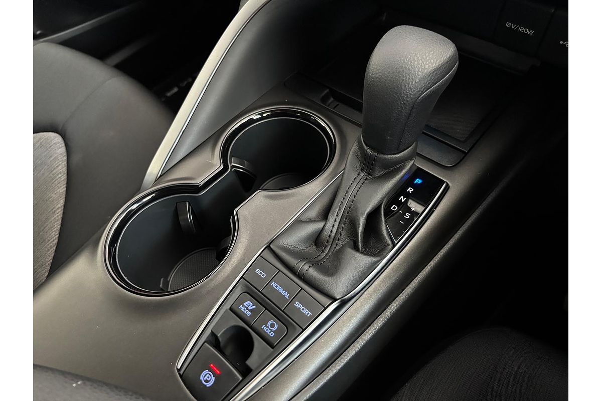 2021 Toyota Camry Ascent AXVH70R