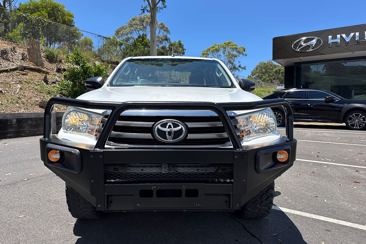 2017 Toyota Hilux SR GUN126R 4X4