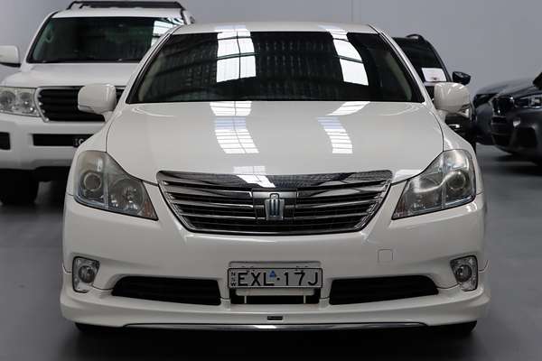 2010 Toyota Crown Hybrid