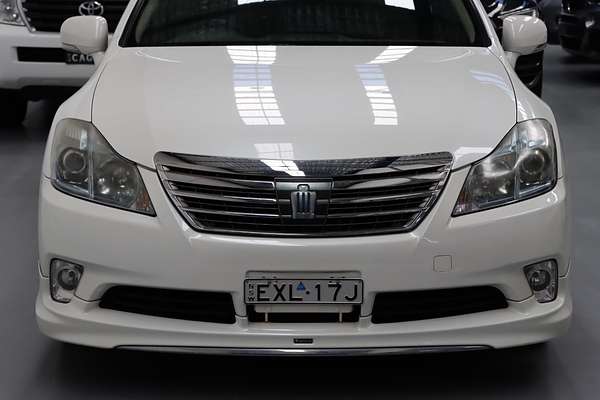 2010 Toyota Crown Hybrid