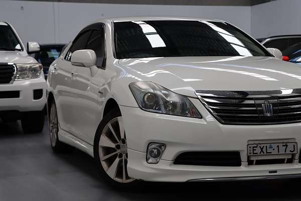 2010 Toyota Crown Hybrid