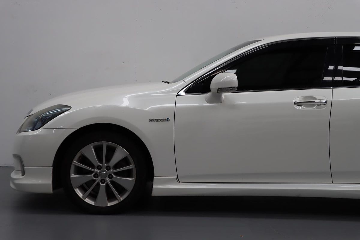 2010 Toyota Crown Hybrid