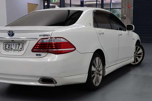 2010 Toyota Crown Hybrid