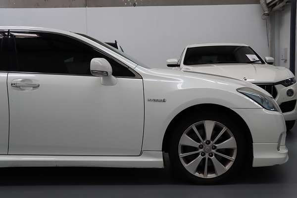 2010 Toyota Crown Hybrid