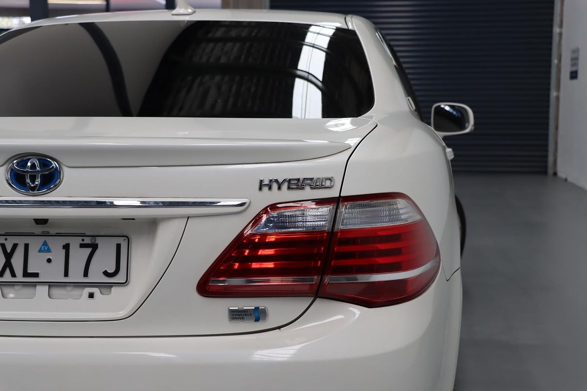2010 Toyota Crown Hybrid