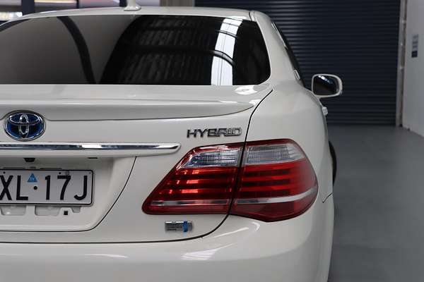 2010 Toyota Crown Hybrid