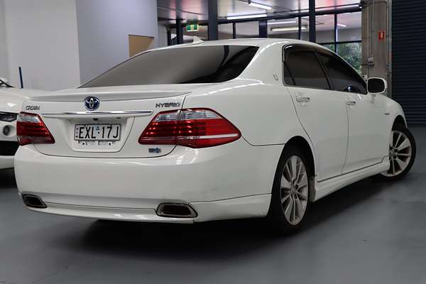 2010 Toyota Crown Hybrid