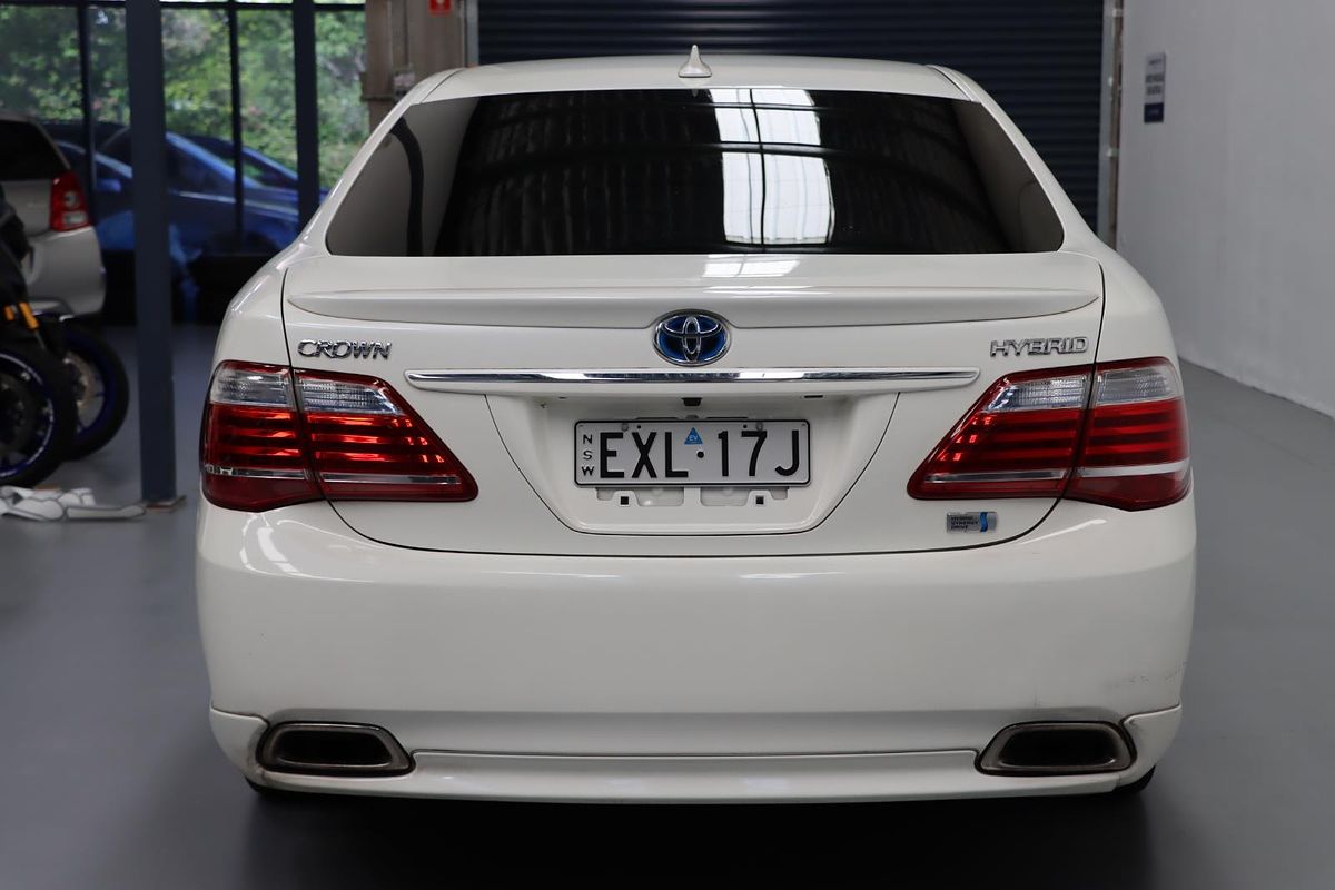 2010 Toyota Crown Hybrid