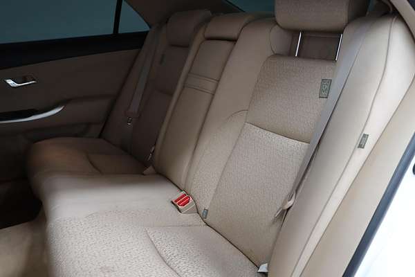 2010 Toyota Crown Hybrid