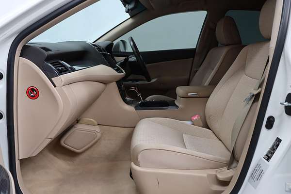 2010 Toyota Crown Hybrid