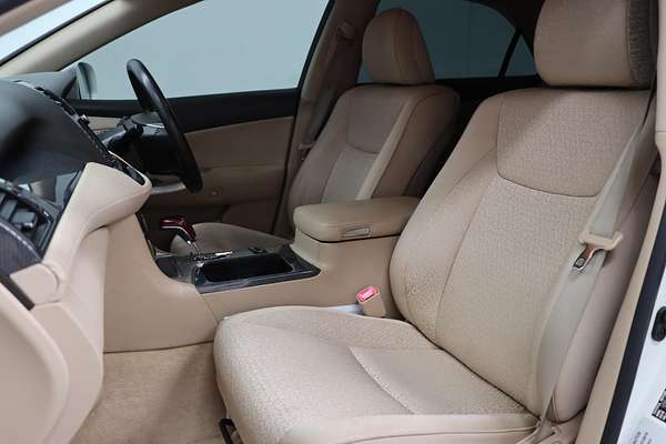 2010 Toyota Crown Hybrid
