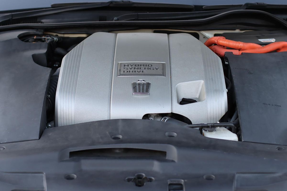 2010 Toyota Crown Hybrid