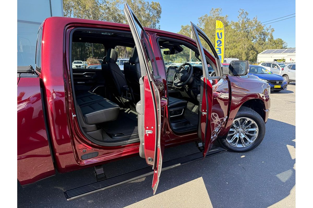 2024 RAM 1500 Laramie Sport RamBox DT 4X4 SWB