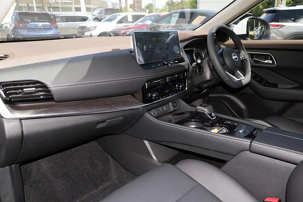 2024 Nissan X-TRAIL ST-L T33