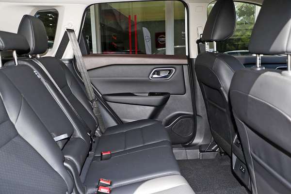 2024 Nissan X-TRAIL ST-L T33