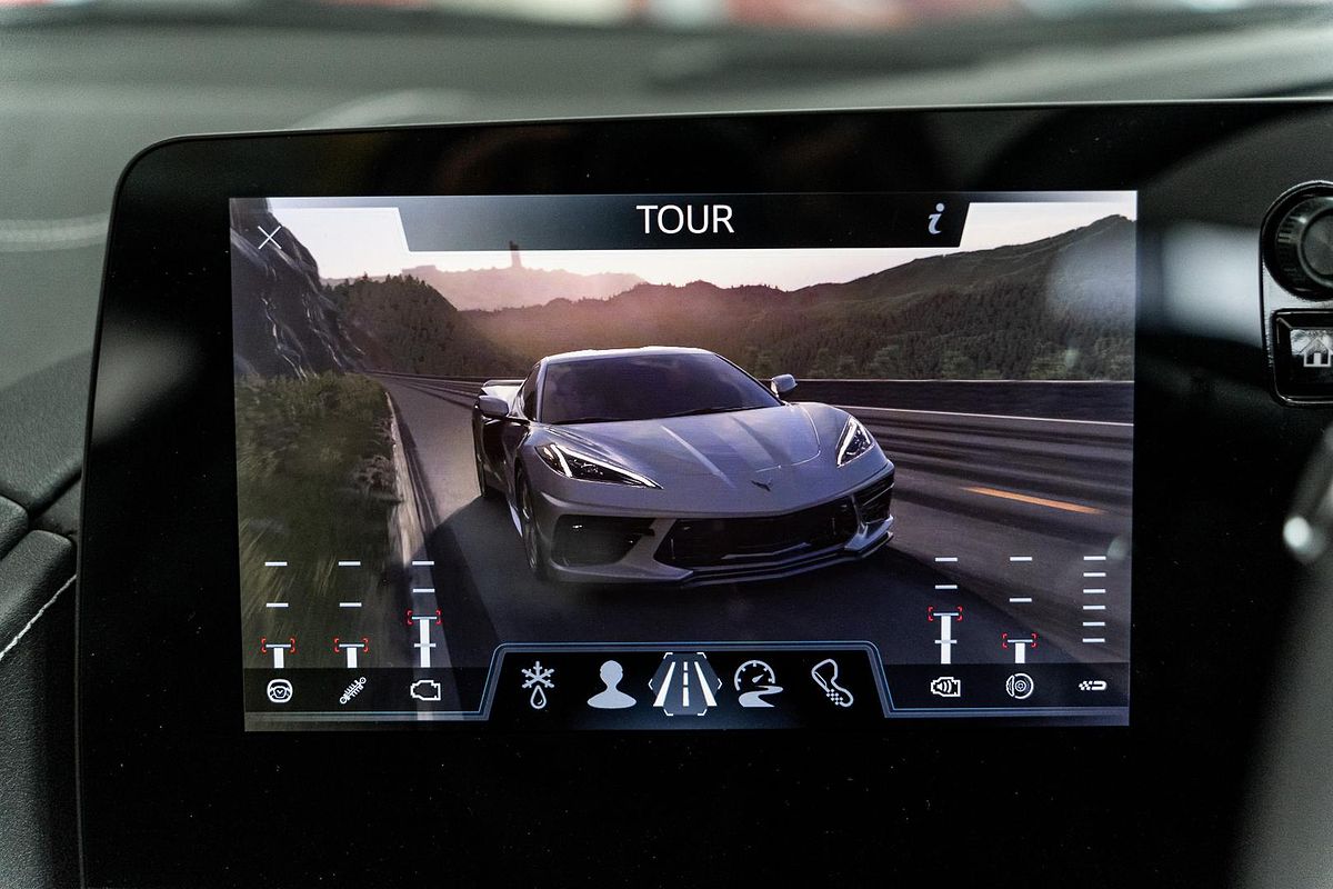 2024 Chevrolet Corvette Stingray 2LT C8