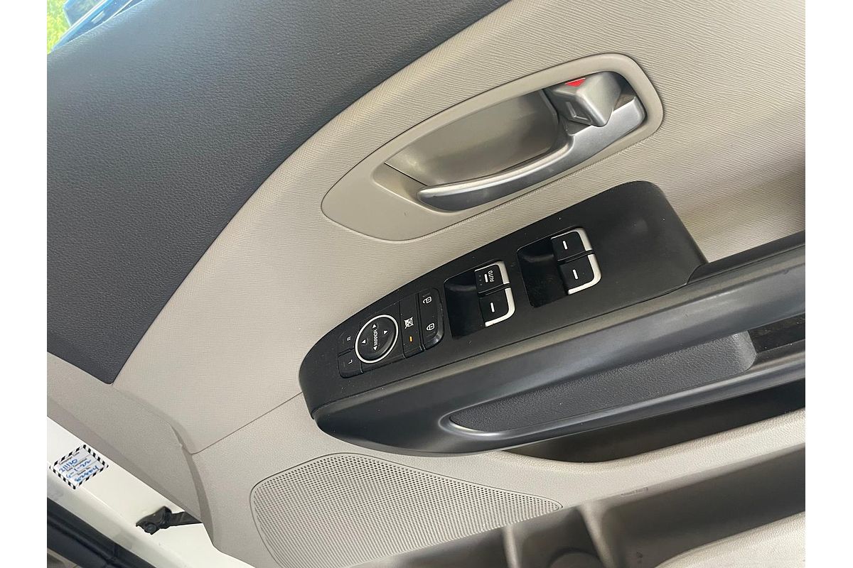 2015 Kia Carnival S YP