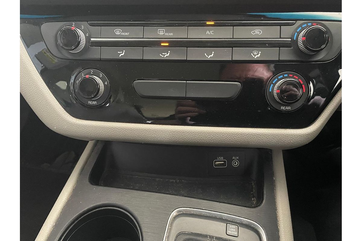 2015 Kia Carnival S YP