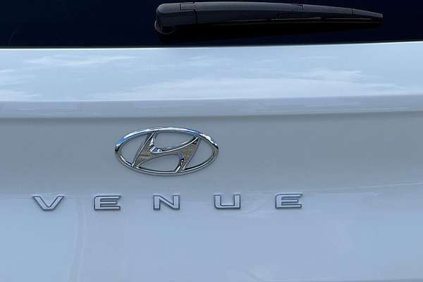 2024 Hyundai Venue Elite QX.V5