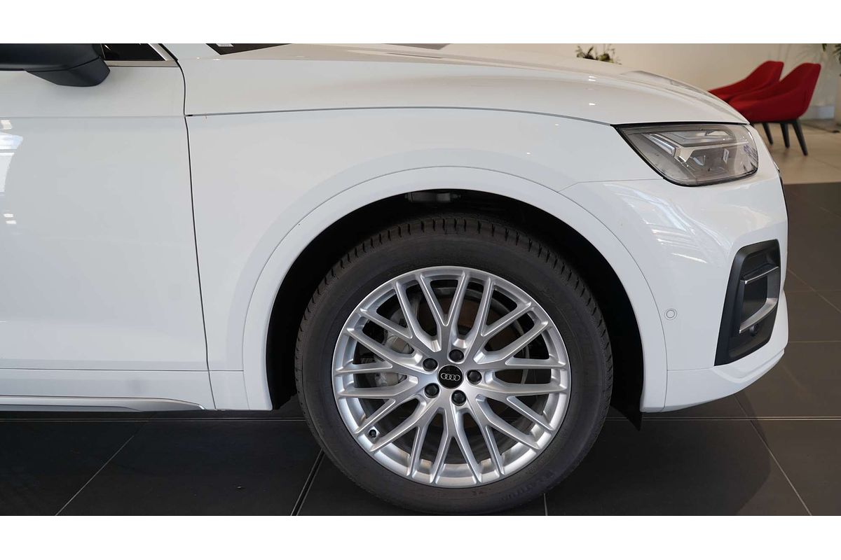 2024 Audi Q5 35 TDI FY