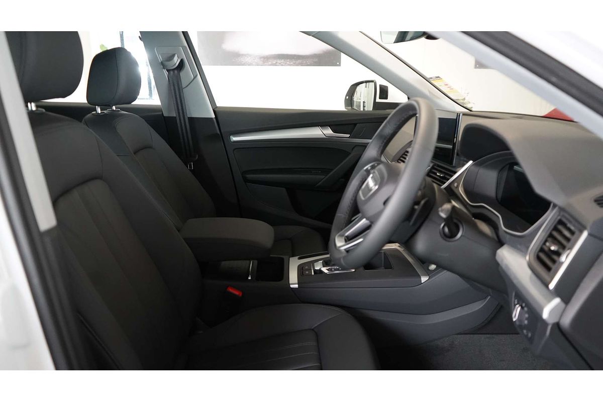 2024 Audi Q5 35 TDI FY