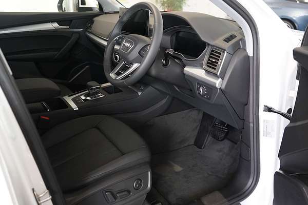 2024 Audi Q5 35 TDI FY