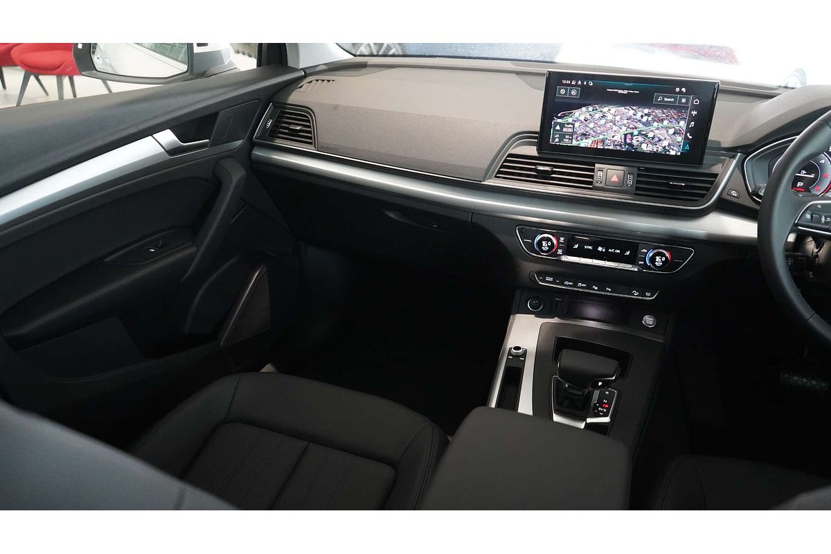 2024 Audi Q5 35 TDI FY