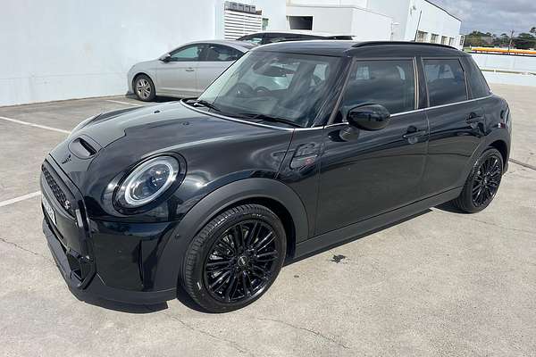 2023 MINI Hatch Cooper S Classic F55 LCI-2