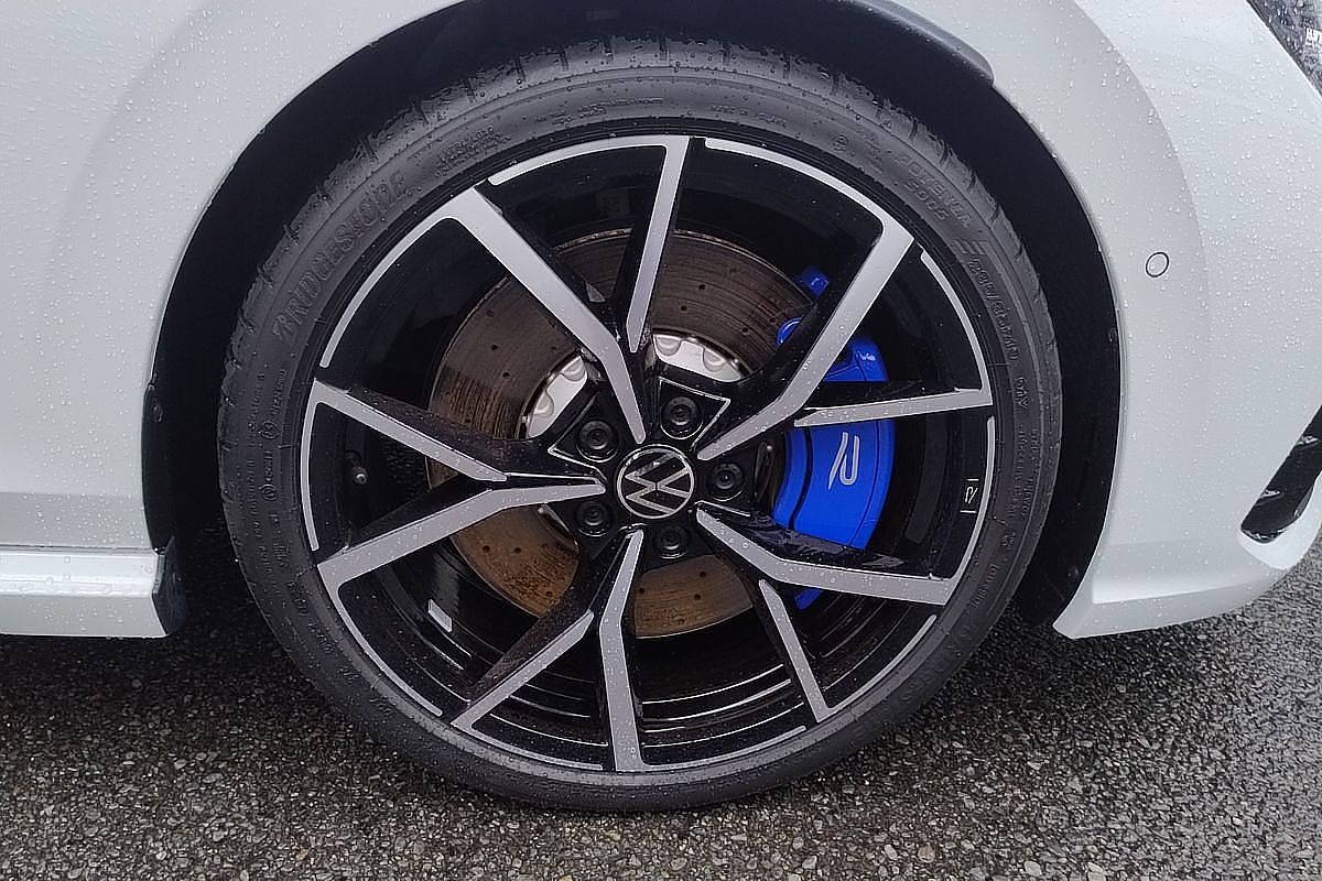 2024 Volkswagen Golf R 8