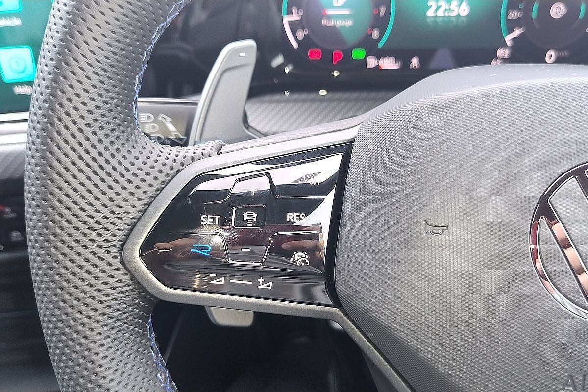 2024 Volkswagen Golf R 8