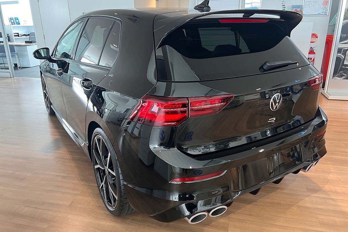 2024 Volkswagen Golf R 8