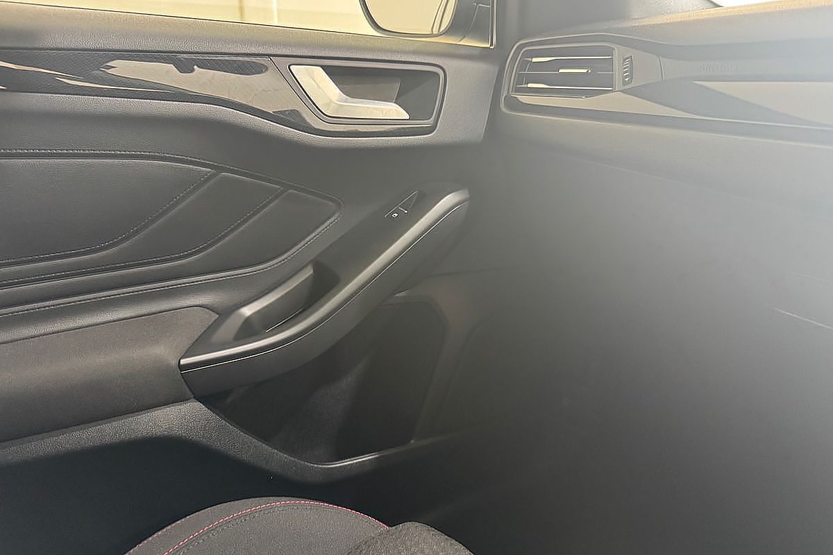 2020 Ford Focus ST-Line SA