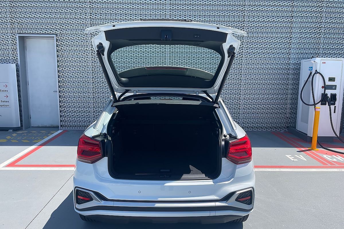2024 Audi Q2 40 TFSI S line GA