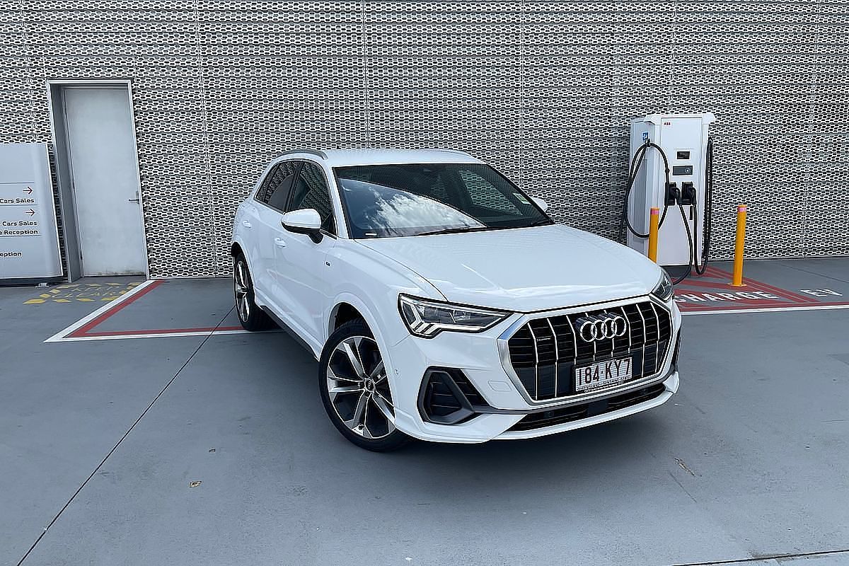 2024 Audi Q3 40 TFSI S Line F3