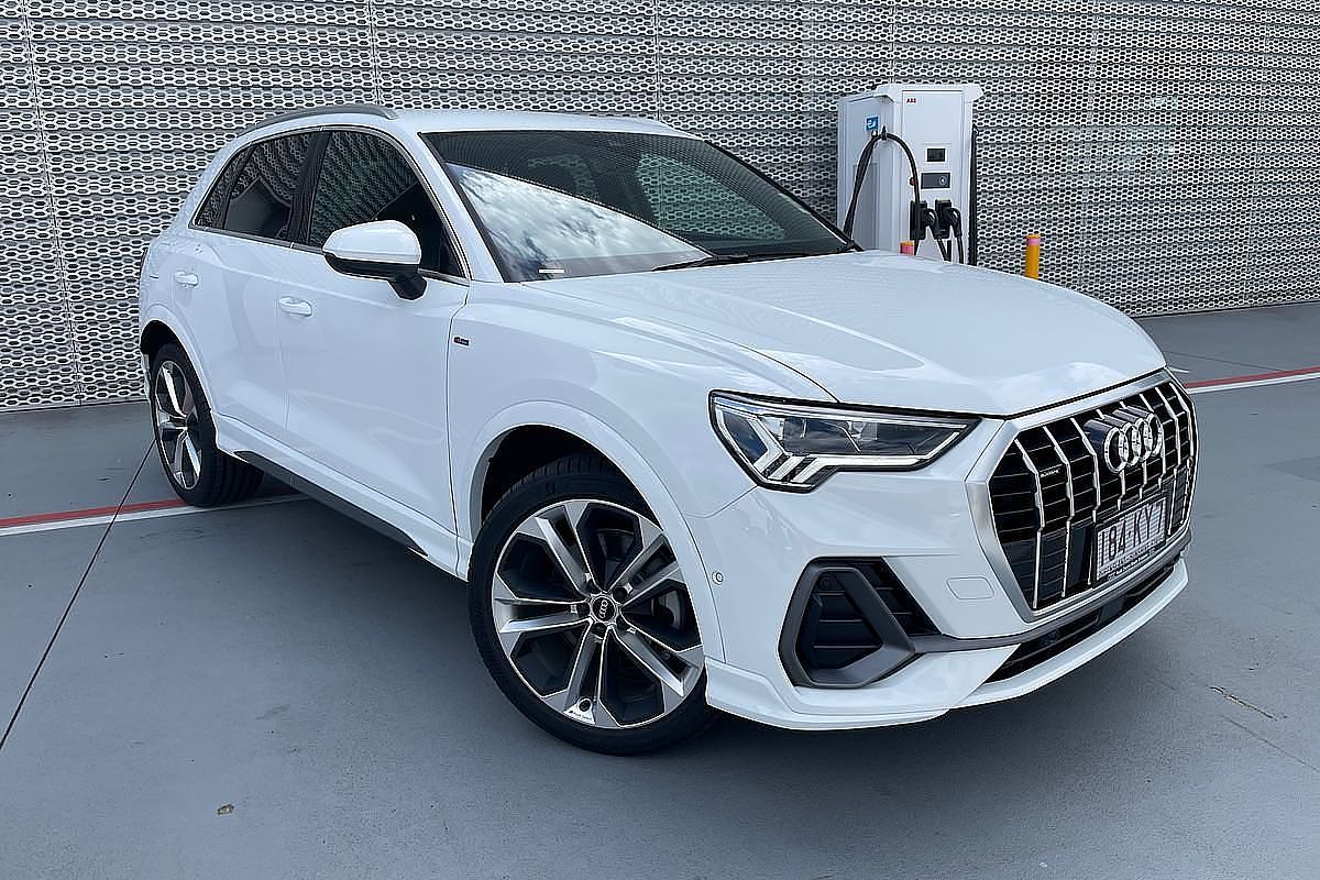 2024 Audi Q3 40 TFSI S Line F3