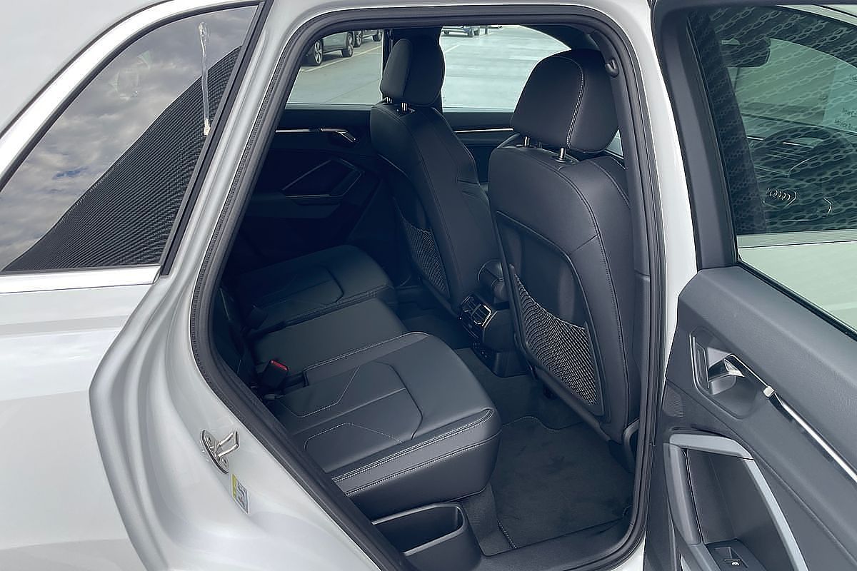2024 Audi Q3 40 TFSI S Line F3