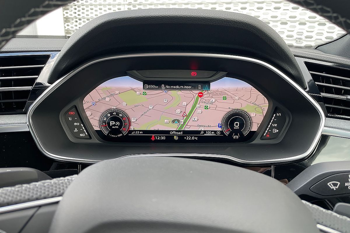 2024 Audi Q3 40 TFSI S Line F3
