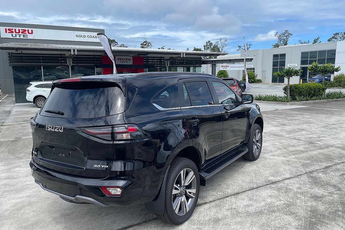 2023 Isuzu MU-X LS-T
