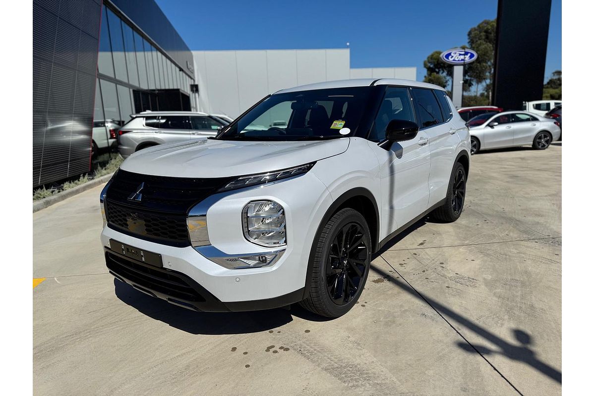 2024 Mitsubishi Outlander Black Edition ZM