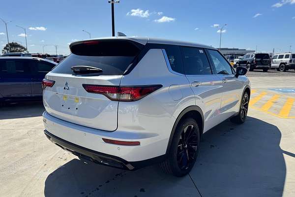 2024 Mitsubishi Outlander Black Edition ZM