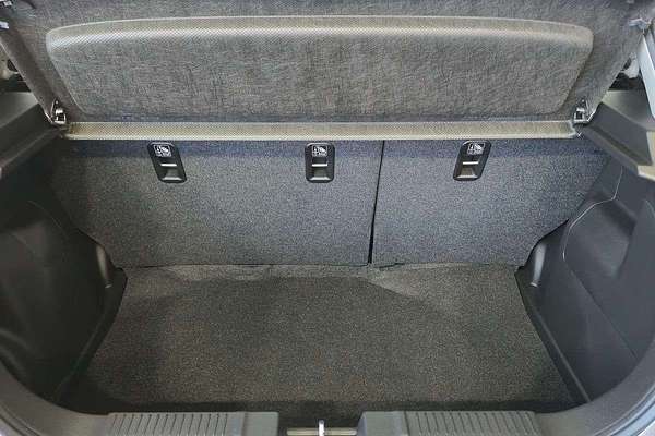 2024 Suzuki Swift Hybrid UZ