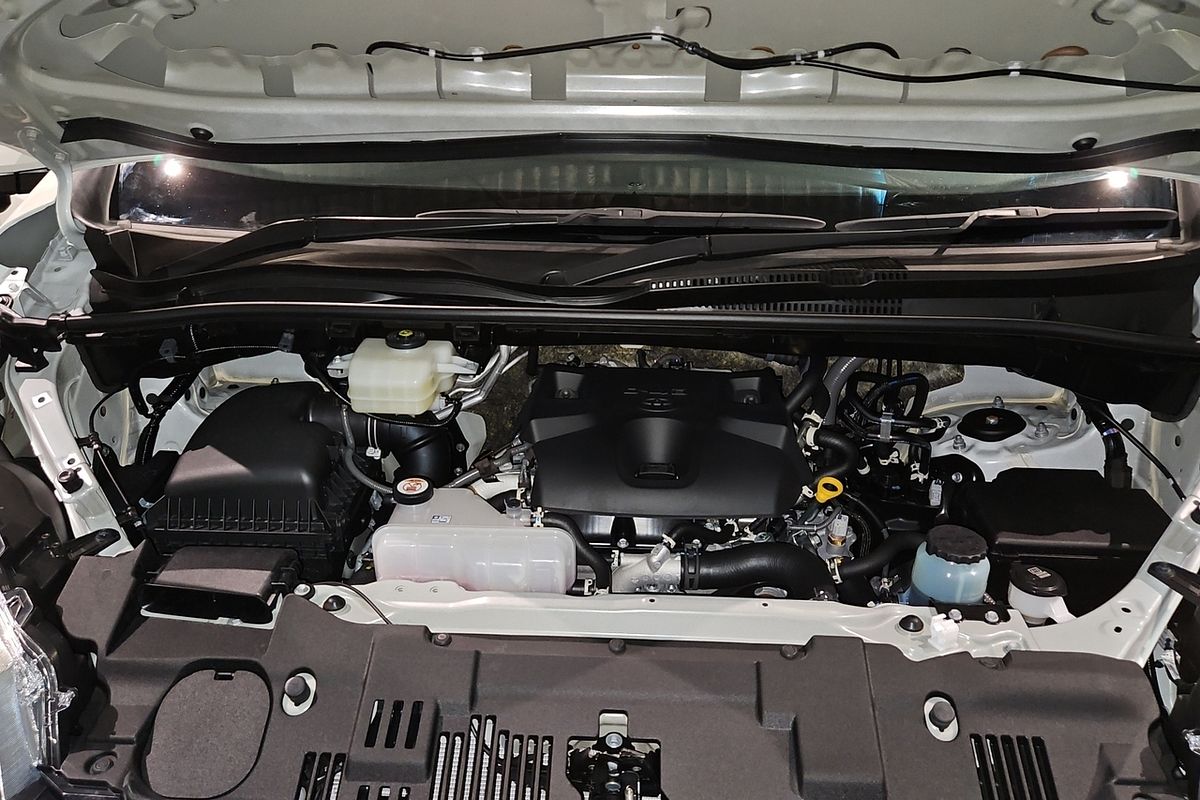 2023 Toyota Hiace Commuter GDH322R