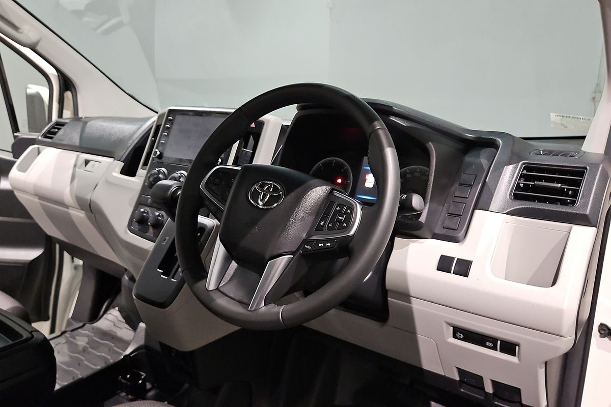 2023 Toyota Hiace Commuter GDH322R