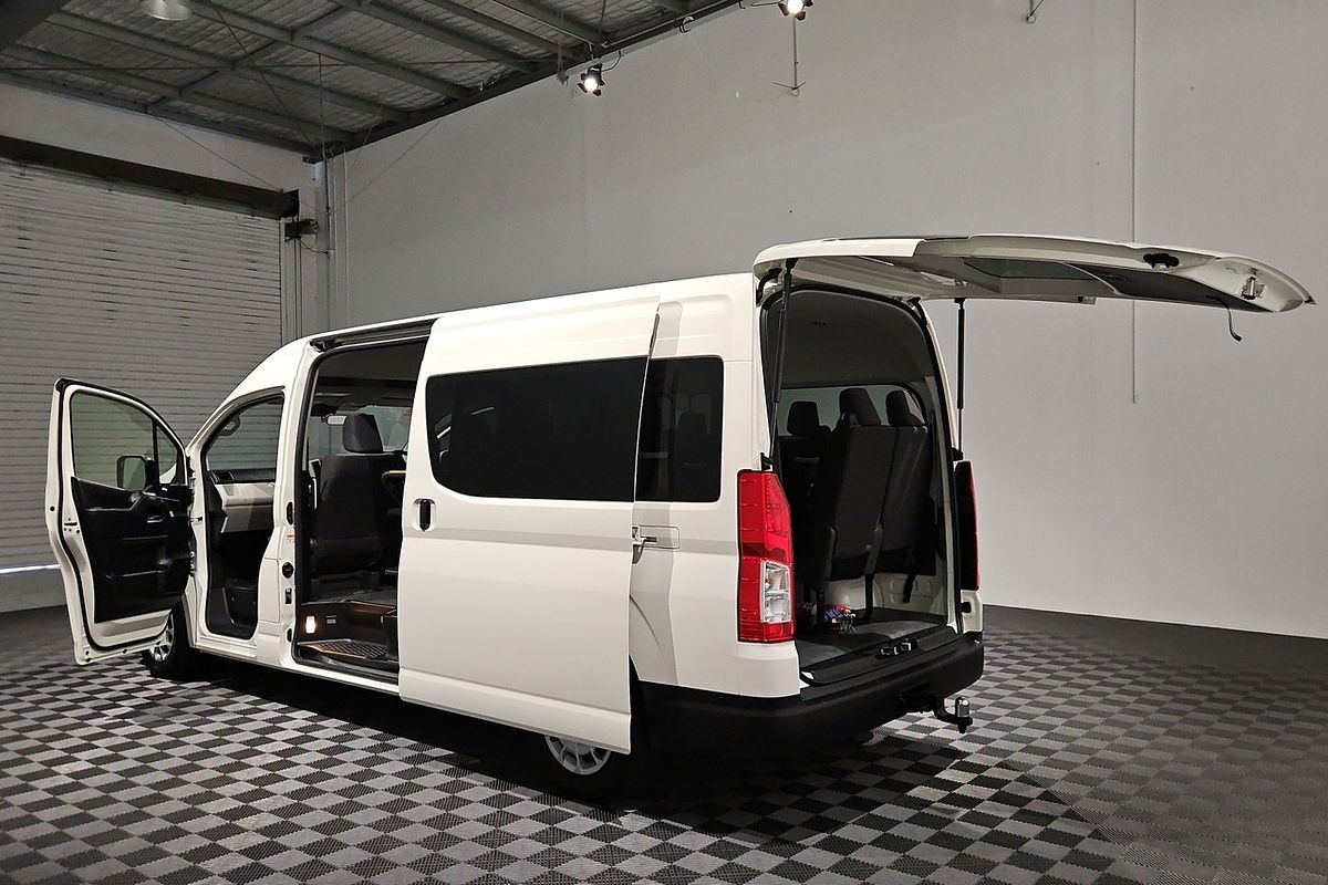 2023 Toyota Hiace Commuter GDH322R