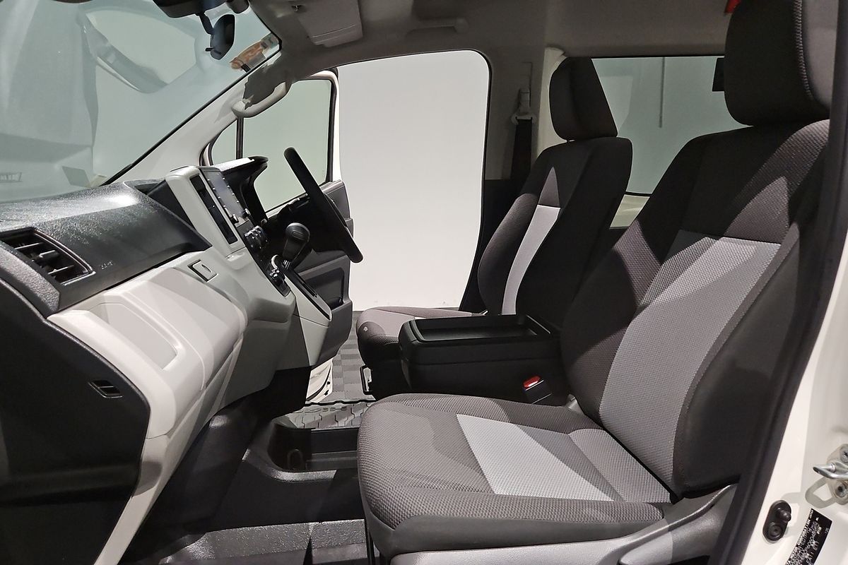 2023 Toyota Hiace Commuter GDH322R